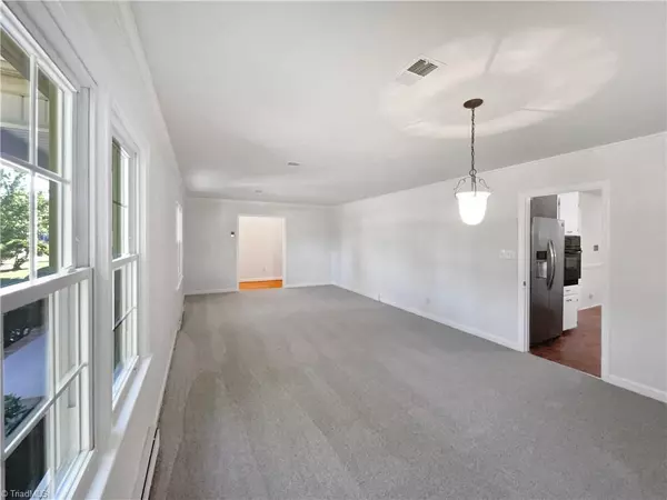 High Point, NC 27265,506 Oakview RD