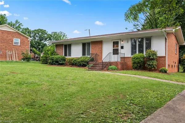 Winston-salem, NC 27105,415 Burnham DR