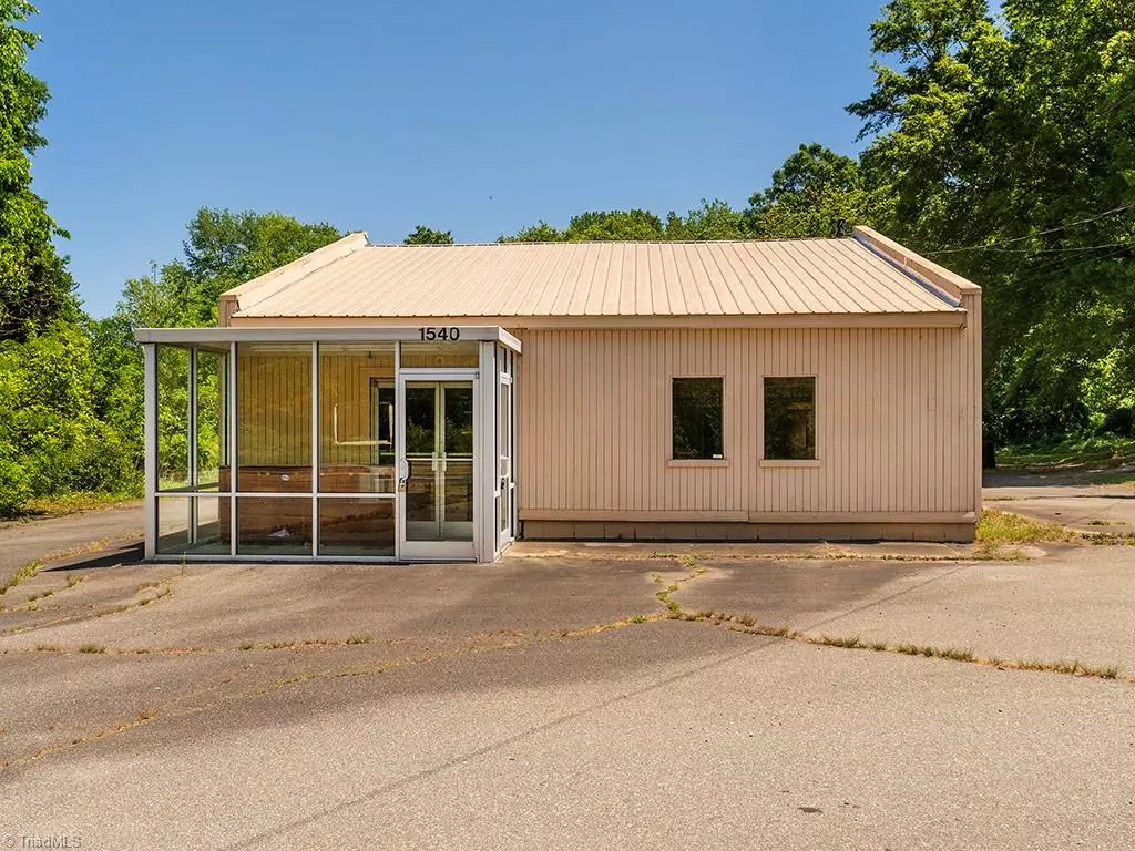 Burlington, NC 27215,1540 Maple AVE