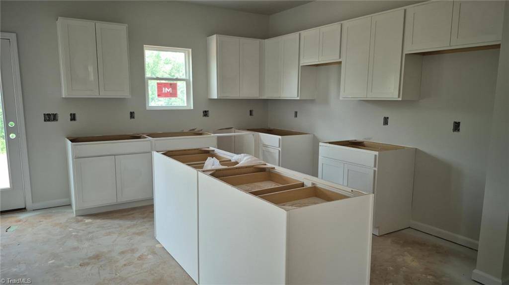 Kernersville, NC 27284,5049 Fallmeade RD