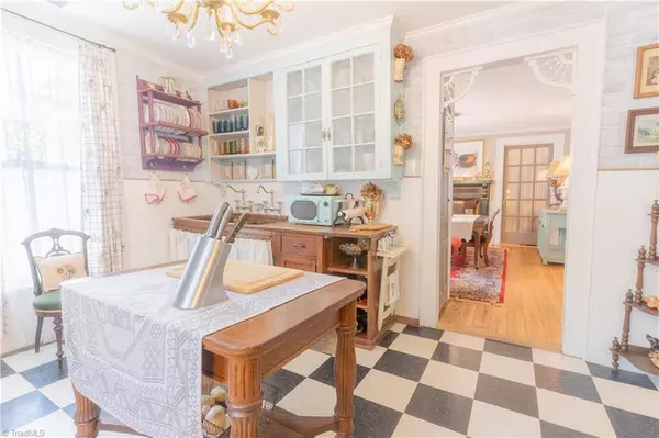 Mocksville, NC 27028,131 E Lexington RD