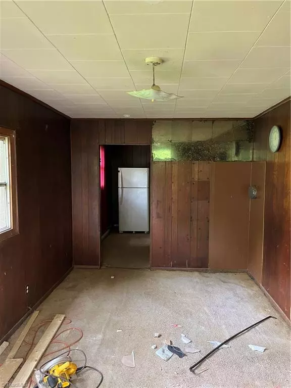 Winston-salem, NC 27105,222 Northwoods CIR