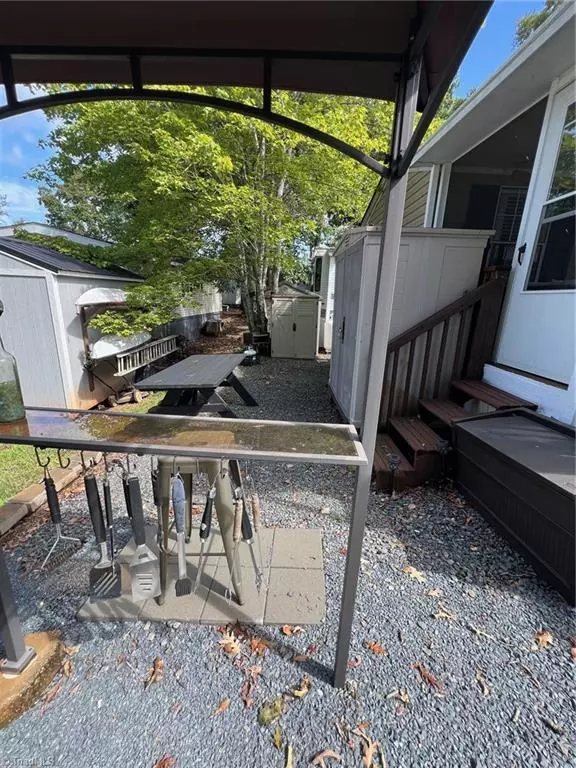 New London, NC 28127,114 Spruce ST