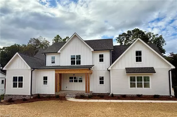 8933 Maltese CT, Lewisville, NC 27023
