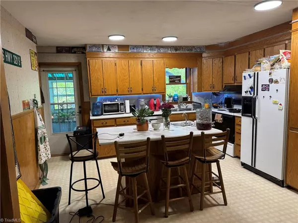 Boone, NC 28607,1690 Tom Jackson RD