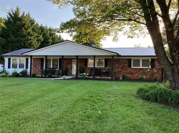 King, NC 27021,110 Asheview CT