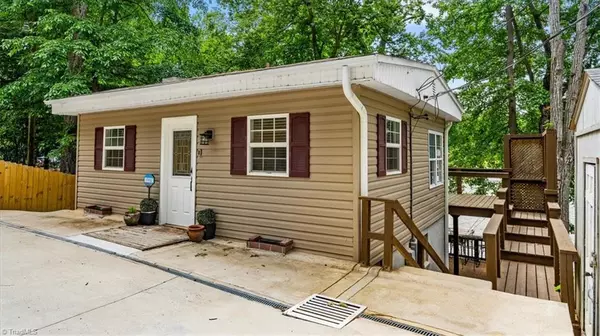 Lexington, NC 27292,718 Lake Drive 9