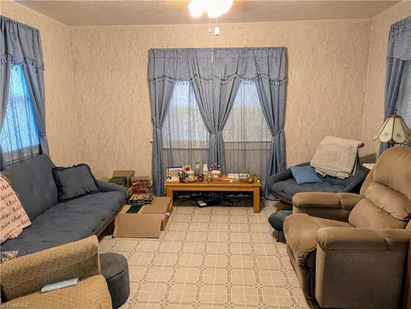 North Wilkesboro, NC 28659,112 Herndon ST