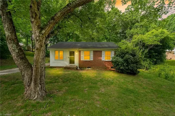 1126 E Springfield RD,  High Point,  NC 27263