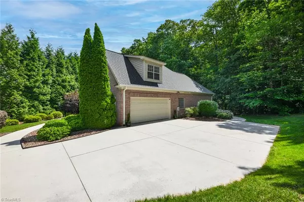 Summerfield, NC 27358,7504 Summer Breeze CT