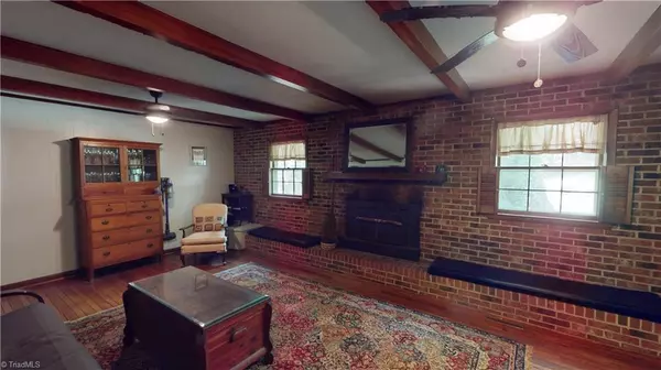 Mount Airy, NC 27030-7891,712 Greenhill RD