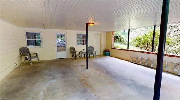 Mount Airy, NC 27030-7891,712 Greenhill RD