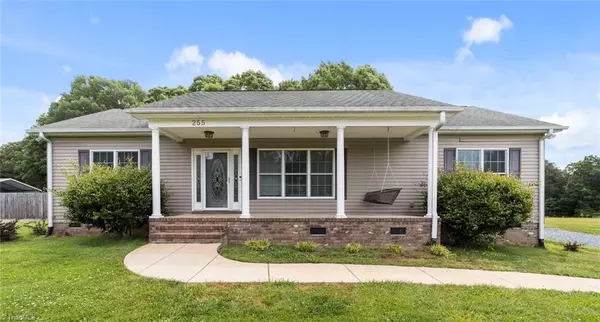 255 Dovefield DR, Summerfield, NC 27358