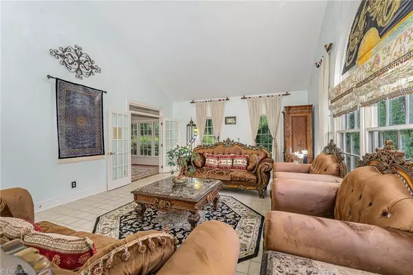 Oak Ridge, NC 27310,5002 Leadenhall RD