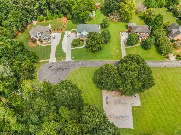 Advance, NC 27006,164 Fieldwood DR