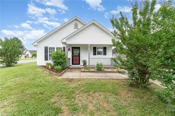606 Arden ST, Burlington, NC 27215
