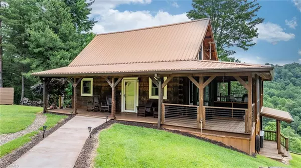 Purlear, NC 28665,419 Woodpecker RD