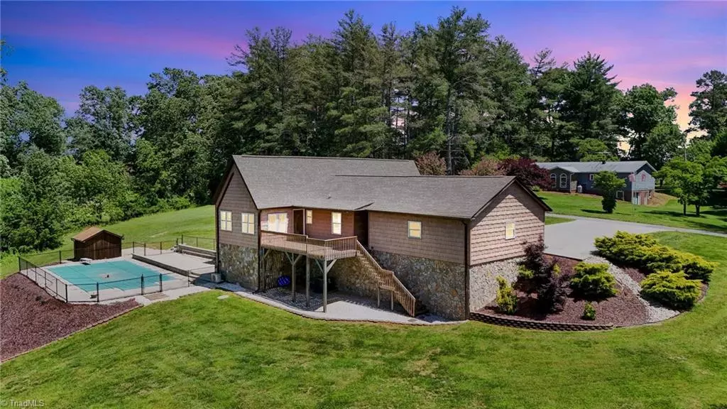 Granite Falls, NC 28630,4962 Serenity LN
