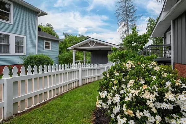 Mount Airy, NC 27030,229 Orchard ST