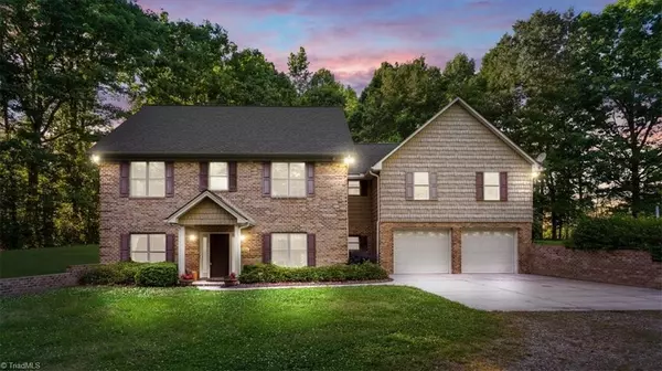 2206 Kivett DR, Greensboro, NC 27406