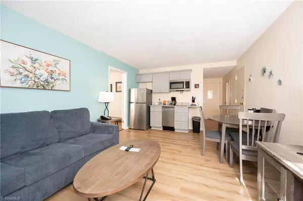 6205 Ramada DR #B, Clemmons, NC 27012