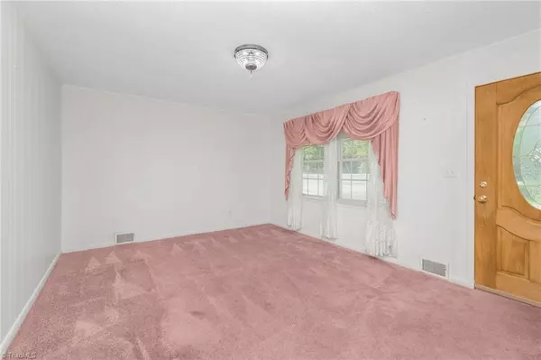 Yadkinville, NC 27055,3245 Chinquapin RD