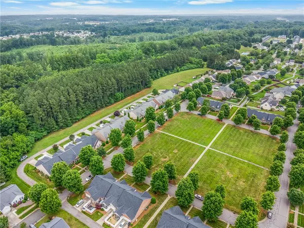 Pfafftown, NC 27040,1627 Crestlawn TRL