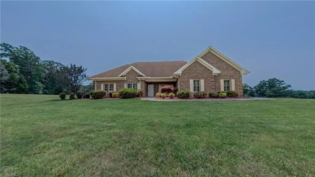 914 Bethlehem Church RD, Eden, NC 27288