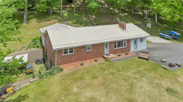 West Jefferson, NC 28694,977 Buck Mountain CIR