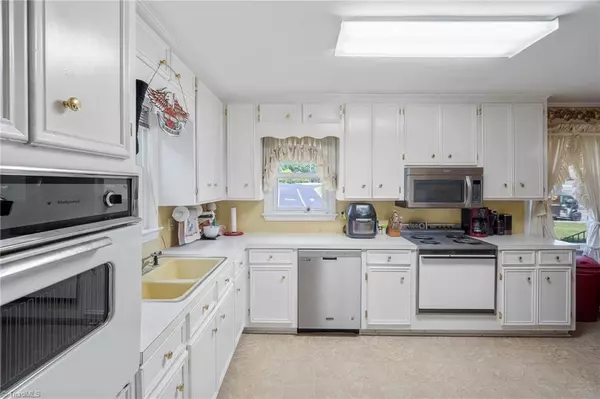 Advance, NC 27006,134 Baltimore RD