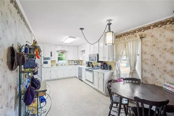 Advance, NC 27006,134 Baltimore RD