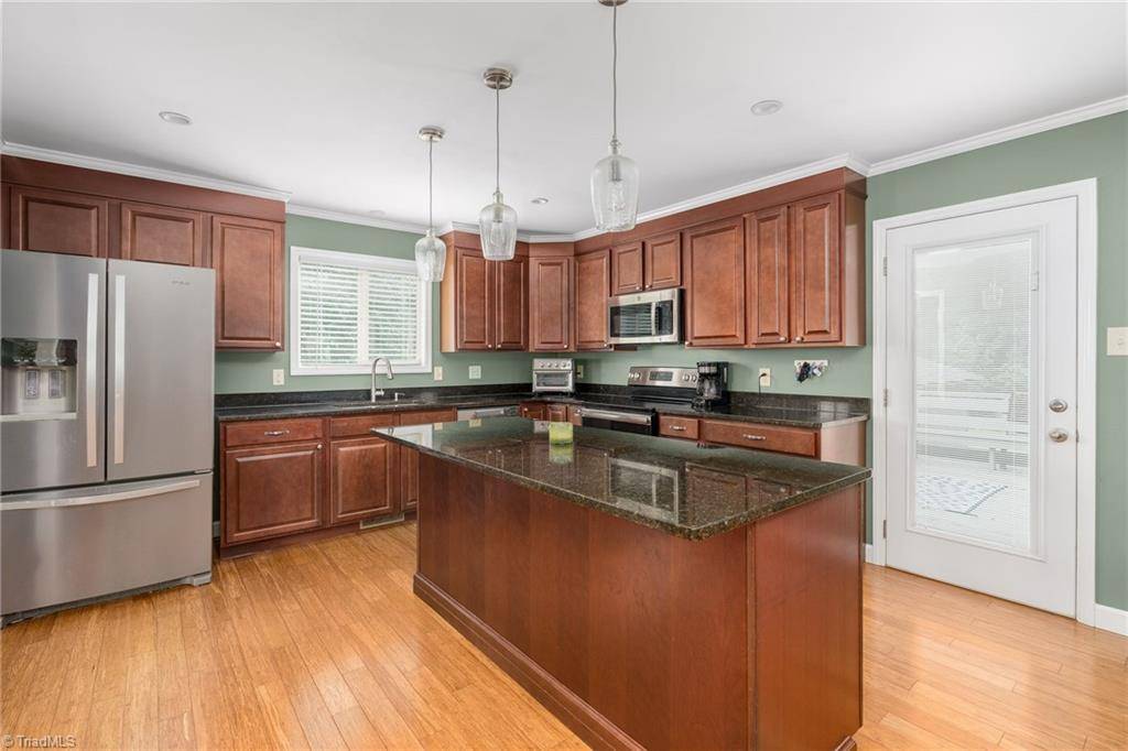 Burlington, NC 27217,1822 Routh RD