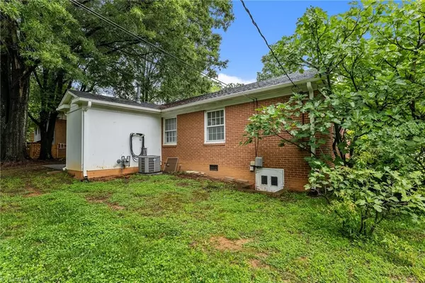 Greensboro, NC 27408,2303 Running Brook DR