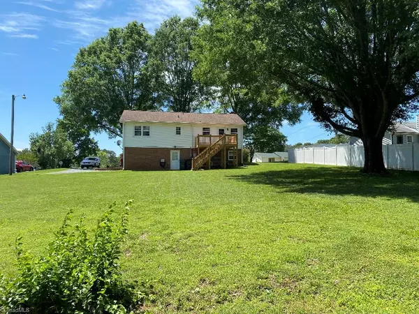 Tobaccoville, NC 27050,7533 Greenmeadow DR