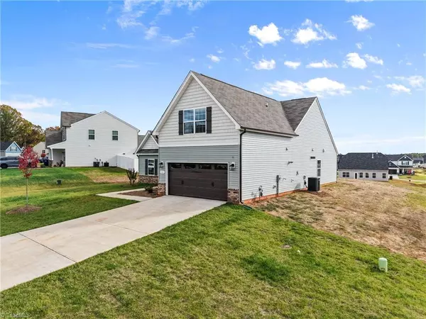 King, NC 27021,153 Red Maple WAY