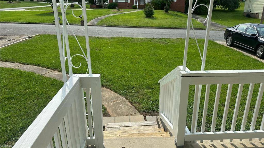High Point, NC 27262,1004 Tabor ST