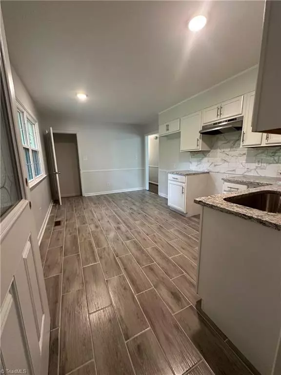 Winston-salem, NC 27107,1230 W Sedgefield DR