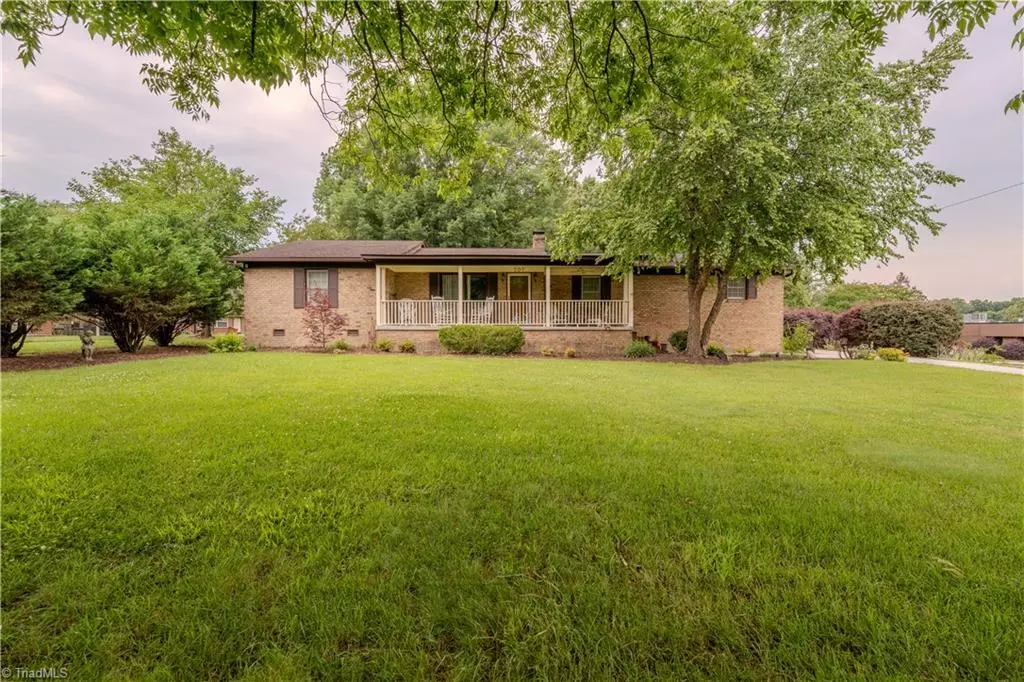 Thomasville, NC 27360,307 Pineywood RD