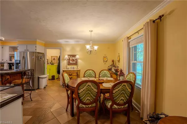 Thomasville, NC 27360,307 Pineywood RD