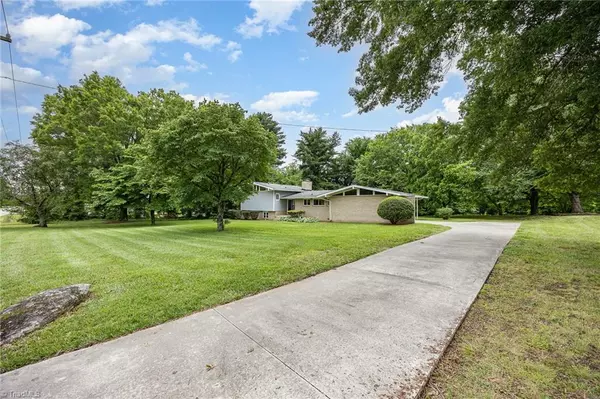 Woodleaf, NC 27054,985 Needmore RD
