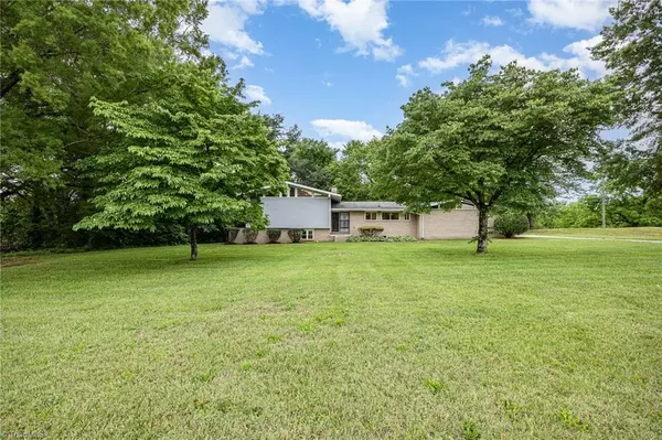Woodleaf, NC 27054,985 Needmore RD