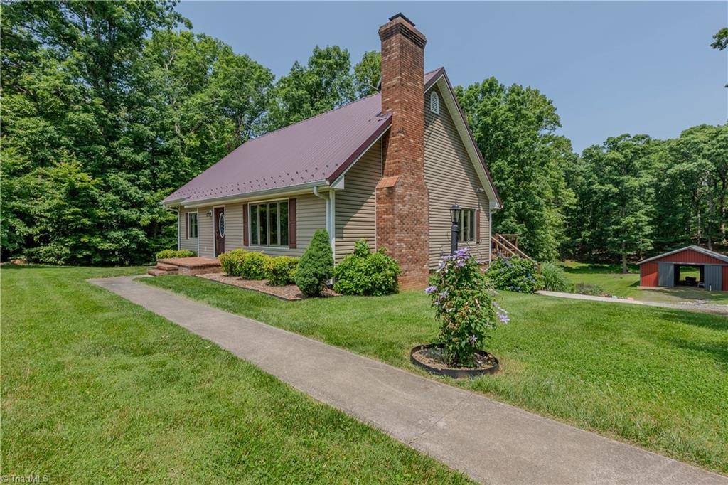 Pinnacle, NC 27043,1160 Flinty Knoll RD
