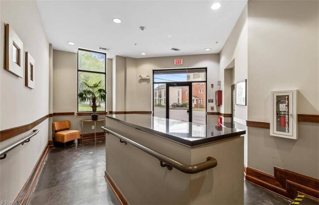Greensboro, NC 27401,411 Washington ST #204