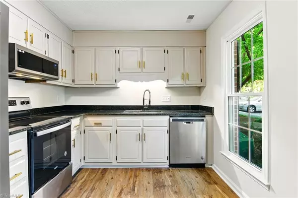 Winston-salem, NC 27106,3985 Valley CT #B