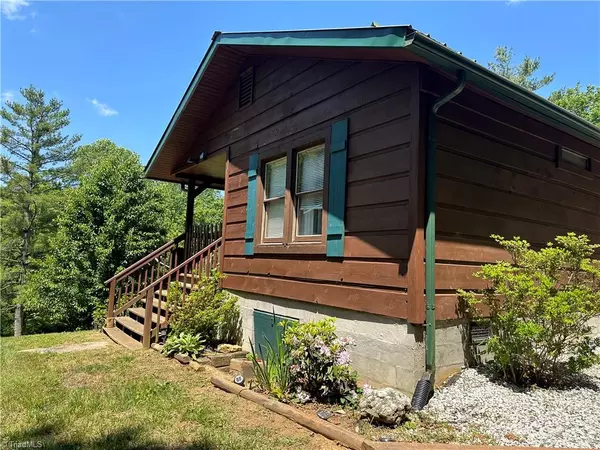 Hillsville, VA 24343,1970 Winding Ridge RD