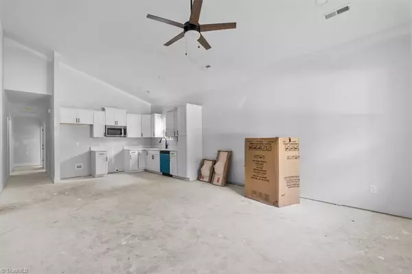 Burlington, NC 27217,1181 Flora AVE