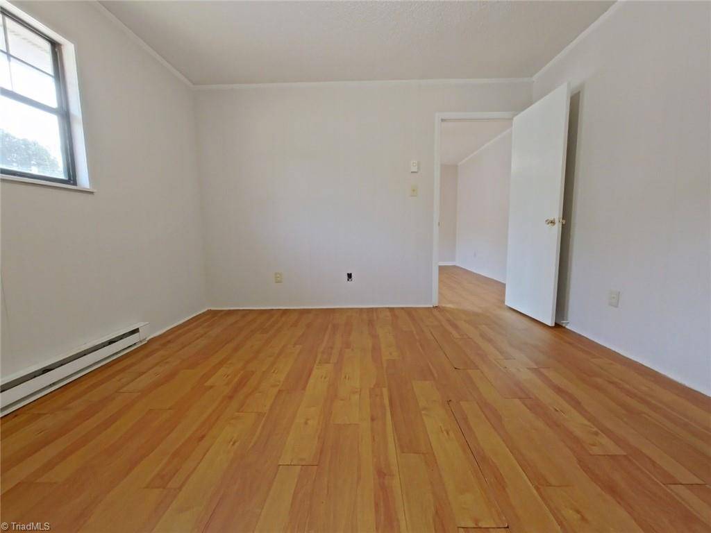 High Point, NC 27260,725 Scientific ST