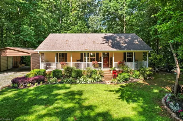 1044 Riverwood RD, Lexington, NC 27292