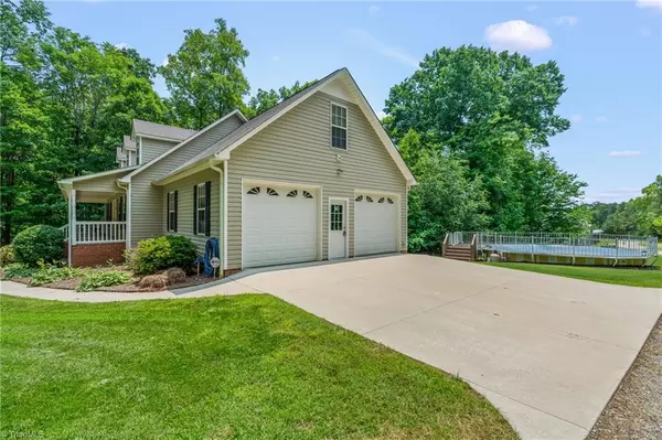 Walnut Cove, NC 27052,5805 Pine Hall RD