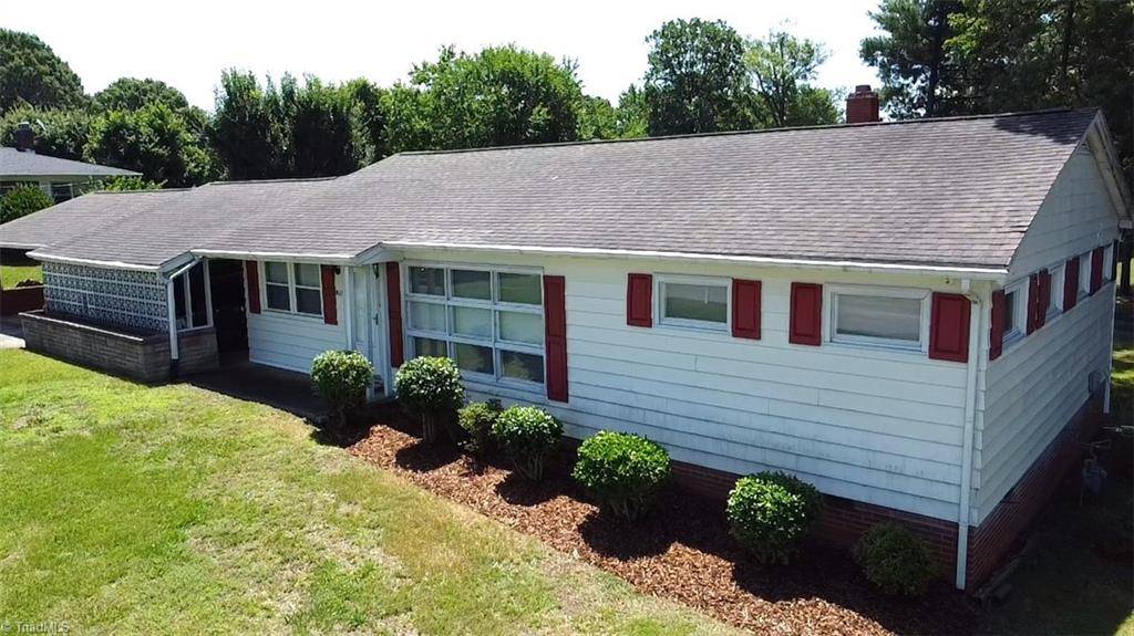 801 E Sunrise AVE, Thomasville, NC 27360